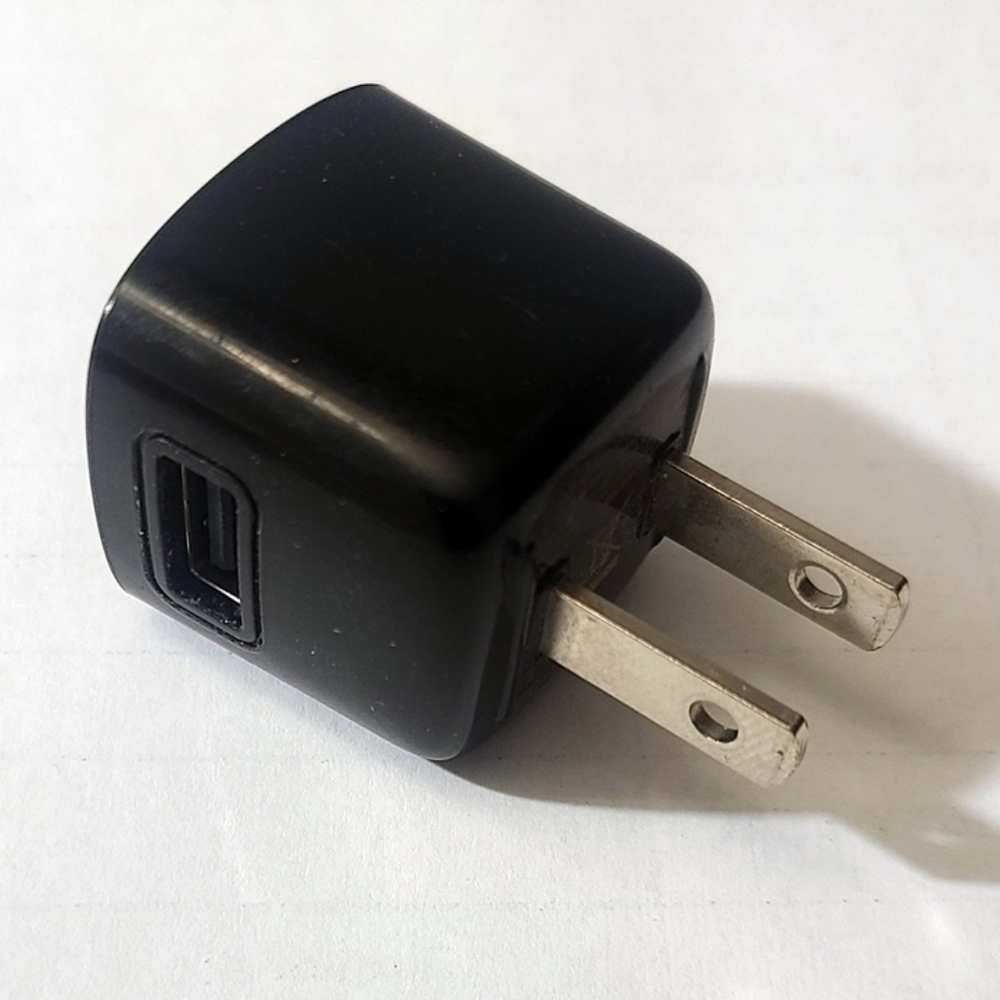 Blackberry AC to USB-A Wall Charger Adapter Plug (Output 5V, 750mA)